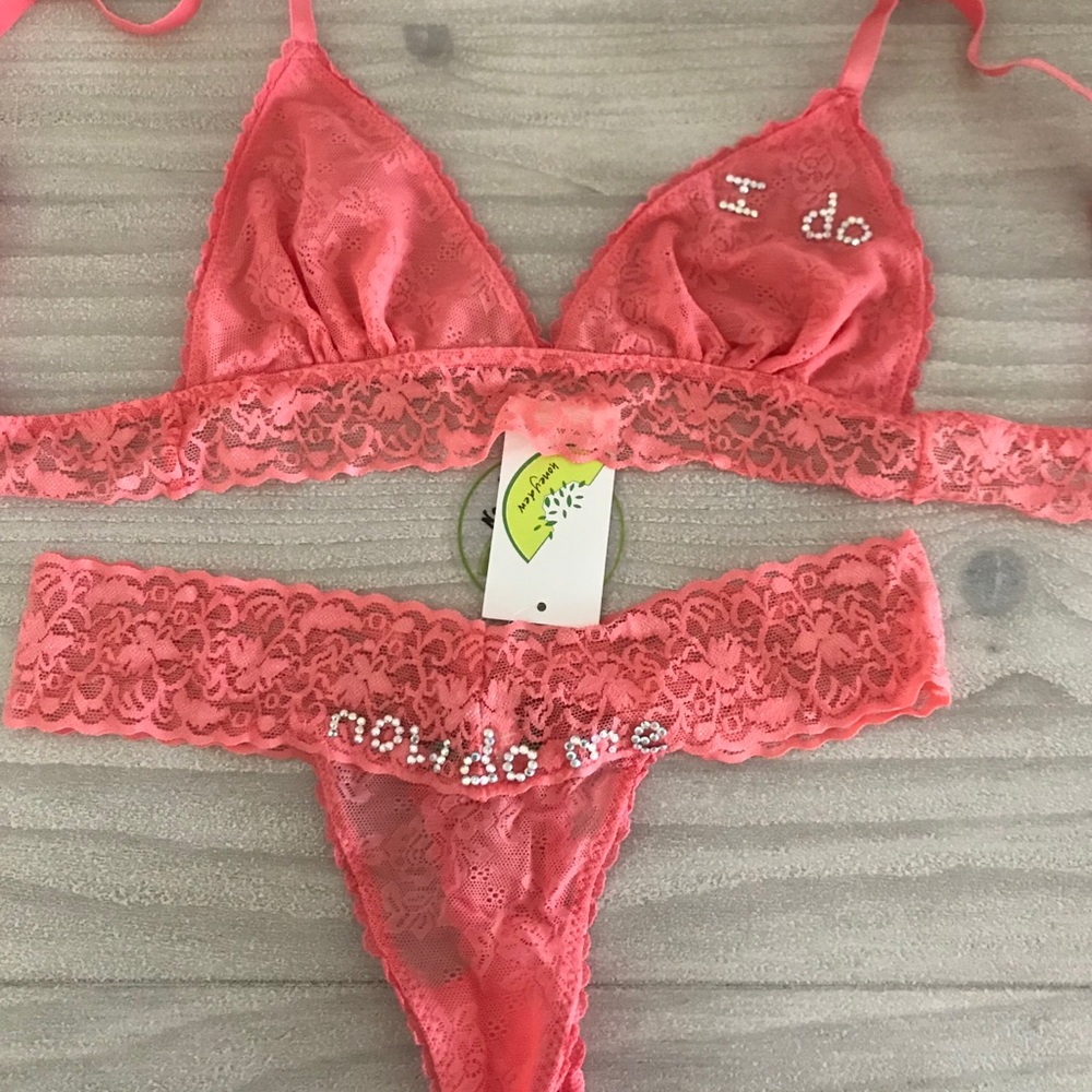 Honeydew Intimates Lacey bra and thong set.